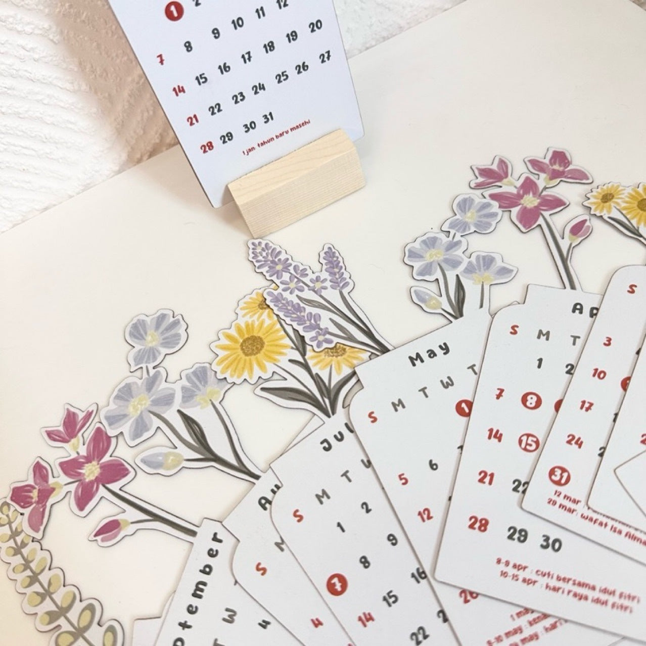 Bloomy Flowers Desk Calendar Wooden Desk Calendar